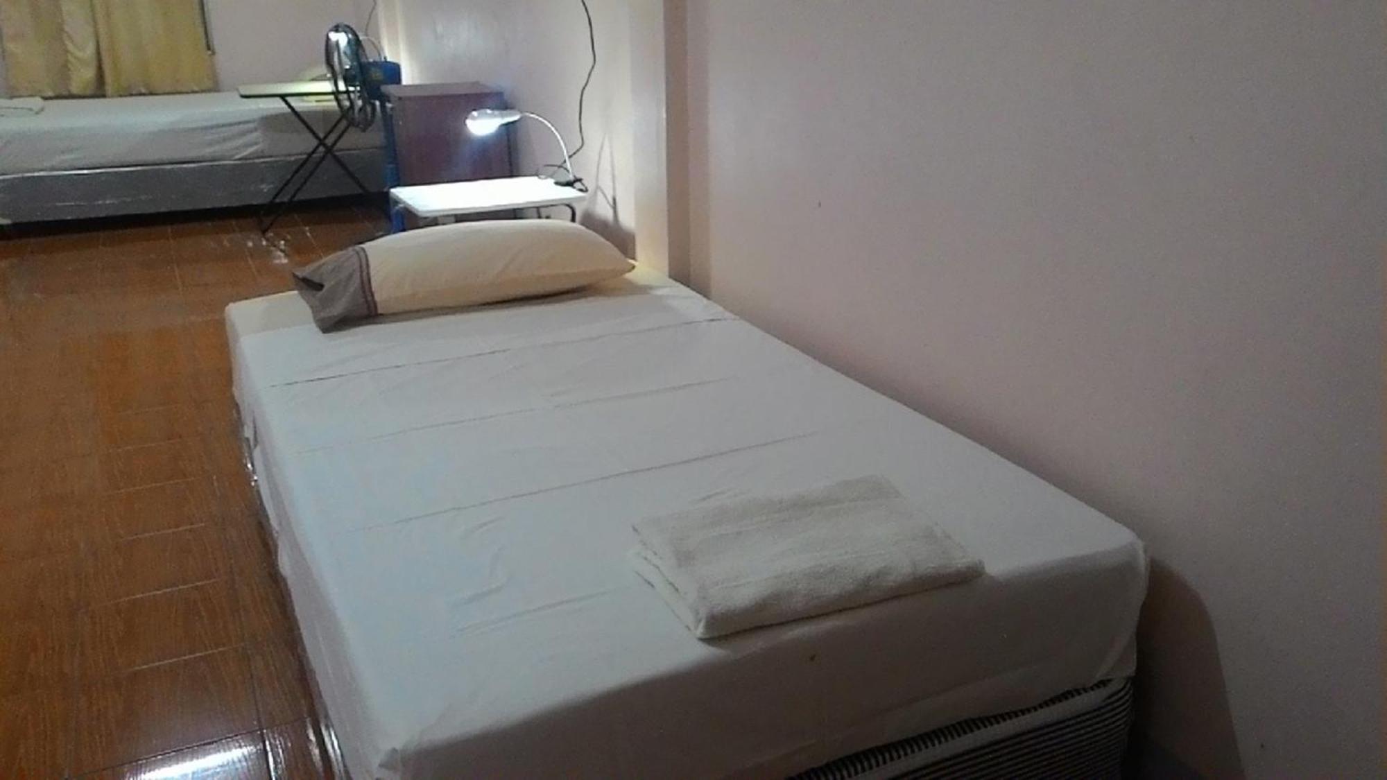 D'S Corner & Guesthouse Phuket Δωμάτιο φωτογραφία